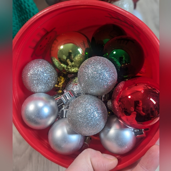 VINTAGE AND NEWER CHRISTMAS BUNDLE LOT - Picture 7 of 13